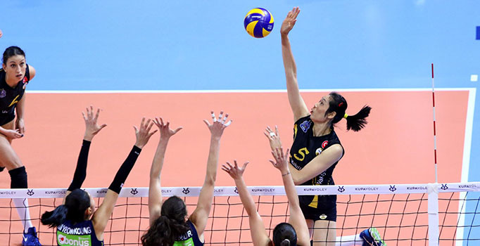 Kupa Voley Kadınlar Finali'nde Fenerbahçe VakıfBank'ı 3-0 yenerek şampiyon oldu | Spor haberleri