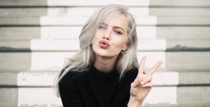 57 kilo olan İsveçli manken 
kilolu diye iş bulamıyor!