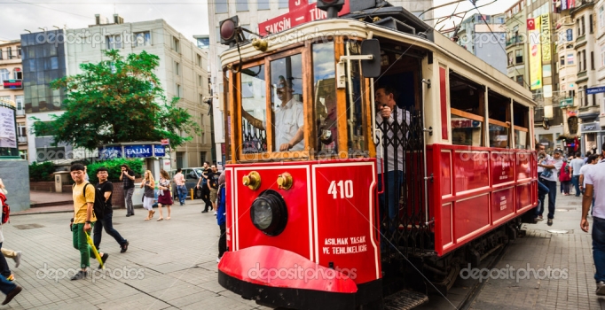 Taksim'de tramvay hattına tadilat çalışması başlatılıyor