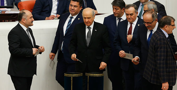 Bahçeli'den "Bakanlık" cevabı: Zannederim, karanlıkta göz kırpmışlar, bizim haberimiz yok