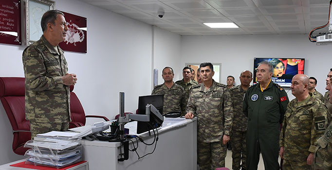 Orgeneral Hulusi Akar ve komutanlar İncirlik'e ziyarette bulundu