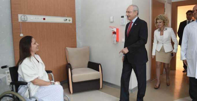 Kılıçdaroğlu'ndan Meclis'teki kavgada yaralanan Şafak Pavey'e ziyaret