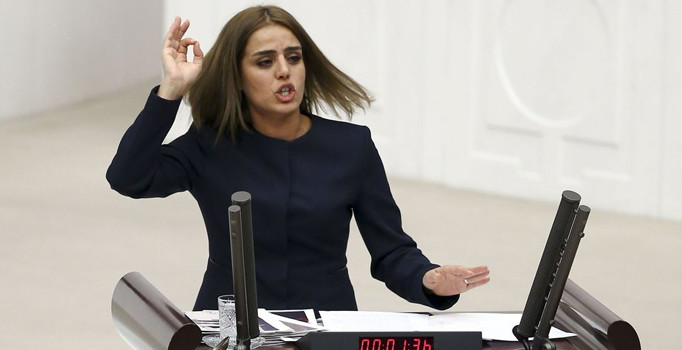 HDP milletvekili Ayşe Acar Başaran Ankara'da gözaltına alındı | Son dakika