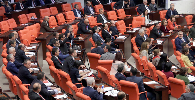 Suç işlediği ileri sürülen vekiller ağır cezada yargılanacak