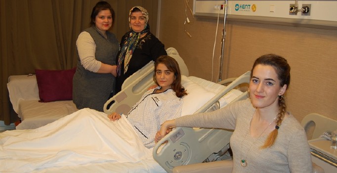 Facebook'taki paylaşımdan etkilenip üniversiteli kıza karaciğerinin bir parçasını verdi