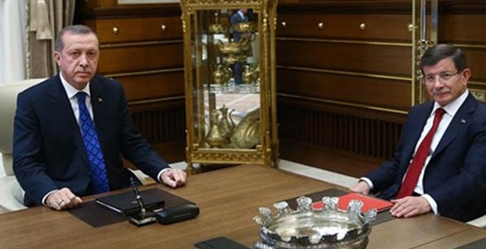 Davutoğlu, geçici Bakanlar
 Kurulu listesini açıkladı