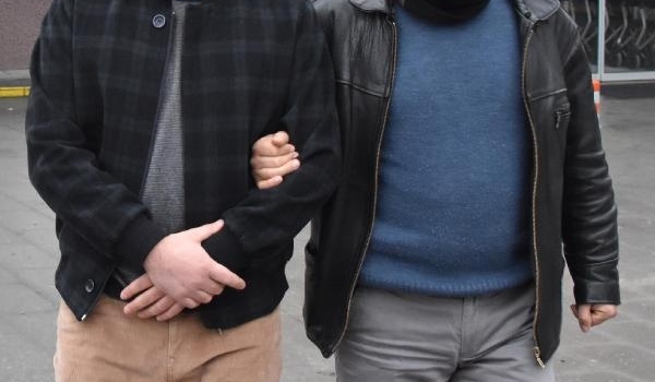 İş adamı FETÖ elebaşı Gülen'den dini duygularını istismar ettiği için şikayetçi oldu