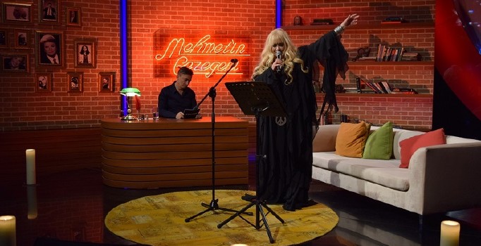 Zerrin Özer: Yaşayamadığım şarkıyı söyleyemiyorum