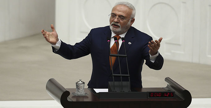 AK Parti'de anayasa referandum heyeti oluşturuluyor