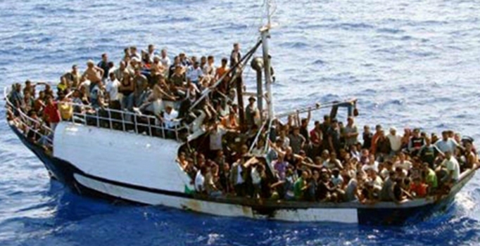 Libya'da iki göçmen teknesi battı: Yüzlerce ölü