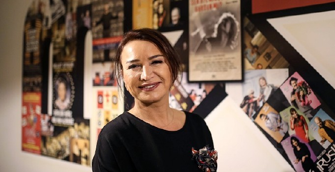 Demet Akbağ: Dizilerimizin üzücü sezonunda saçmalamayan senarist yok