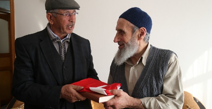 Kahraman Halisdemir'in babası şehit Kaymakam Safitürk'ün ailesini ziyaret etti