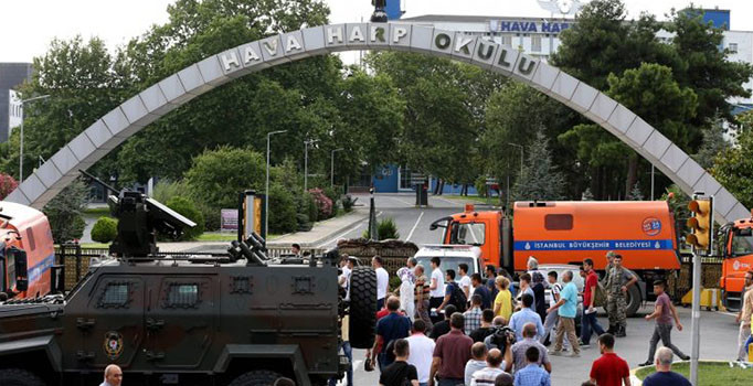 FETÖ'den yargılanan 43 Hava Harp Okulu öğrencisi tahliye edildi | Son dakika haberleri