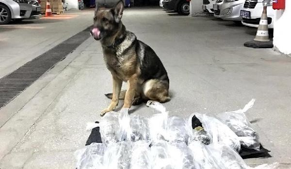 Endonezya'da 4 kişiye uyuşturucudan idam cezası