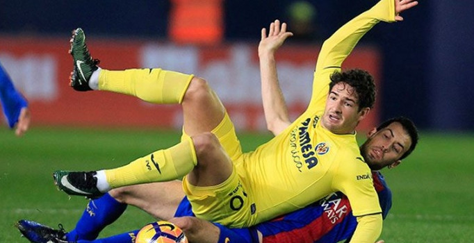 Galatasaray Villareal'de forma giyen Brezilyalı Pato'yu bitiriyor