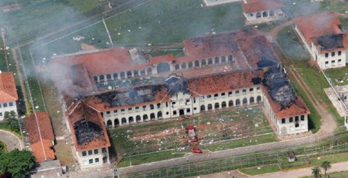 Brezilya'da cezaevi isyanı: 152 mahkum firar etti