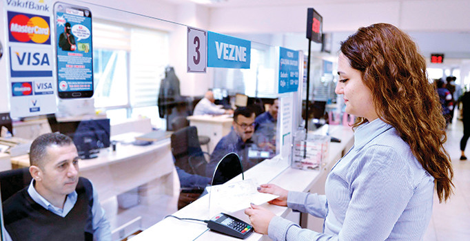 Lüks azaldı tasarruflar arttı