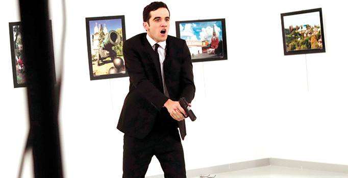 Karlov'un katilinin sildiği e-mailleri siber ekip geri getirdi