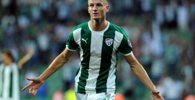 Bursaspor'da deprem: Üç oyuncusu ile yollarını ayırdı