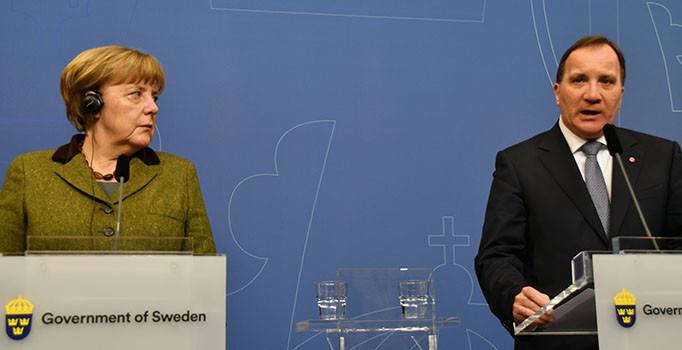 Merkel: İnsanların rengine, etnik grubuna ve inancına göre teröristlerle mücadele edilemez