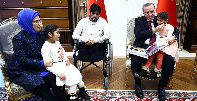 Erdoğan, Suriyeli Gözyaşı ve ailesini kabul etti