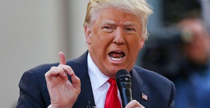 Trump: Büyükelçiliği Kudüs'e taşımayı düşünüyorum