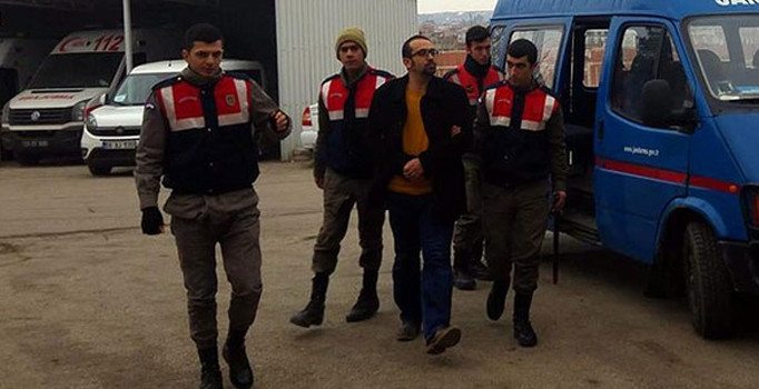 FETÖ soruşturması kapsamında meslekten alınan Başbakanlık Raportörü Yunanistan'a kaçarken yakalandı