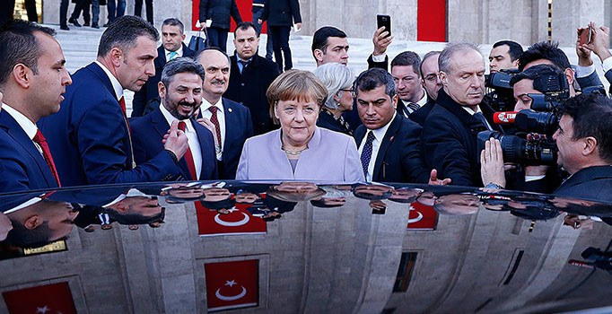 Alman medyası Erdoğan'ın Merkel'e 'İslamist terör' tepkisini görmedi