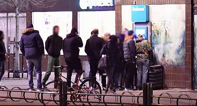 İsveç’te bankamatikler para saçtı