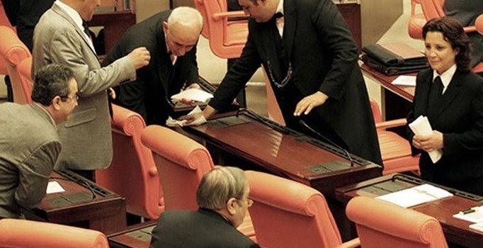 İşte Meclis’teki kadrolu personelin ücretleri