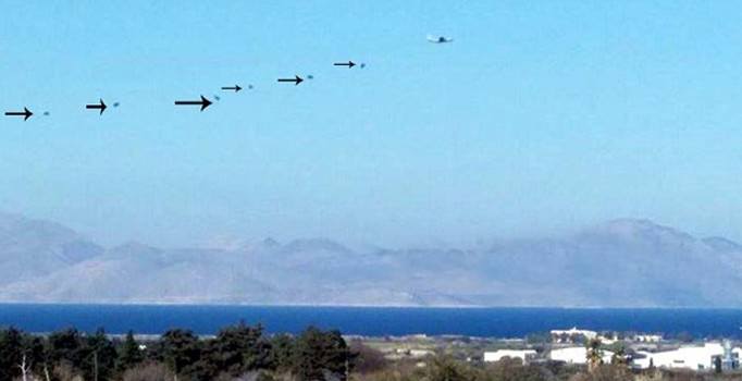 Yunanistan'dan Kardak yakınlarında gövde gösterisi