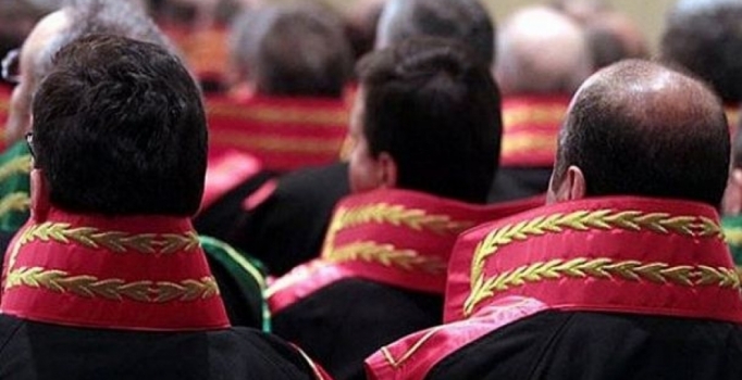 Kozan’da iki savcı ve bir hakim görevinden uzaklaştırıldı