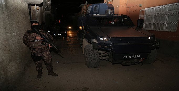 PKK/KCK'yı övenlere operasyon: 22 gözaltı