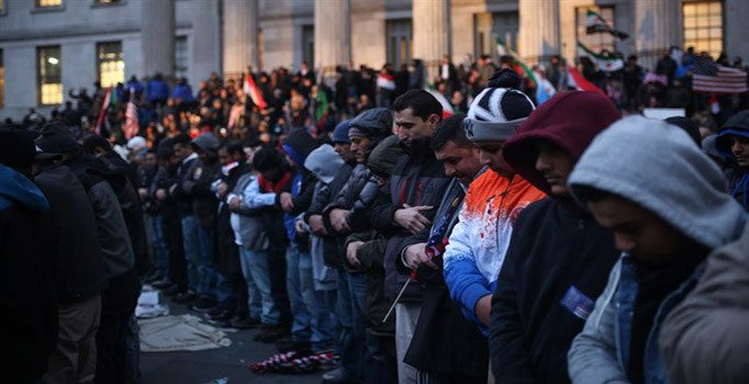 ABD'deki Müslümanlardan Trump'a karşı cuma namazı dayanışması