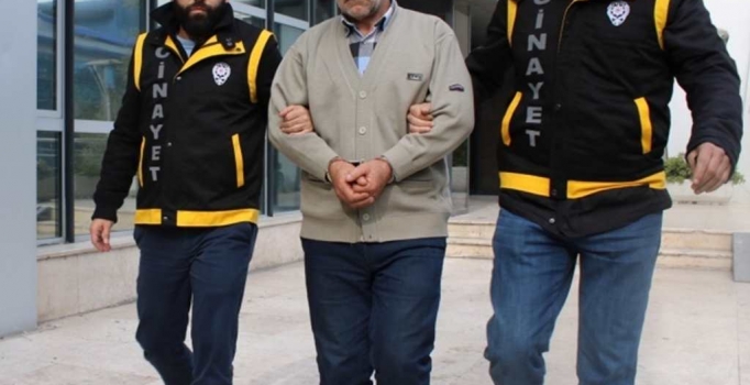 DEAŞ militanlarının evlerinden FETÖ kitapları çıktı