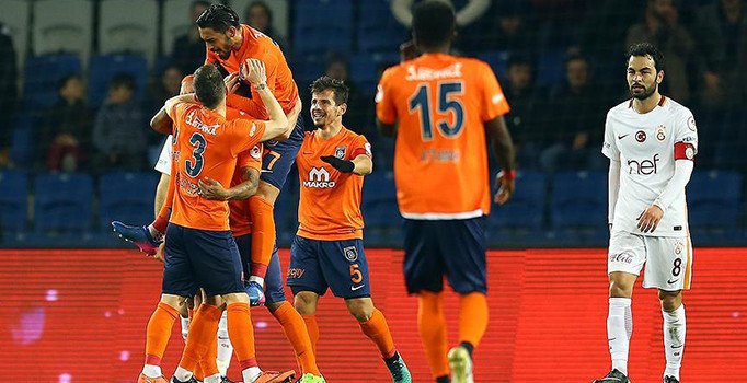 Medipol Başakşehir kupada Galatasaray'ı saf dışı bıraktı