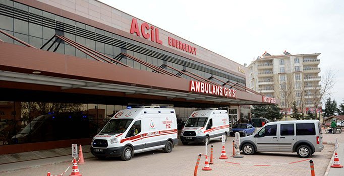 DEAŞ'lı teröristlerle çıkan çatışmada yaralanan 3 ÖSO mensubu Kilis'e getirildi