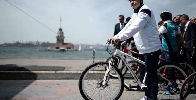 Cumhurbaşkanı Erdoğan, Salacak'ta pedal çevirdi