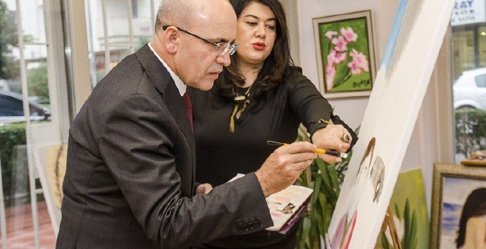 Ünlü isimler Alzheimer hastalığını anlatan tablo yaptı