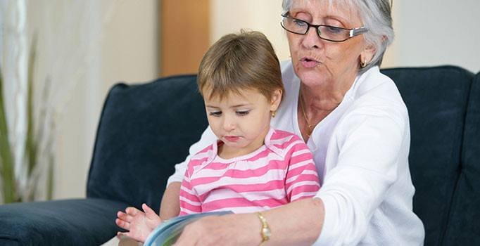 Torununa bakan büyükanne ne kadar maaş alacak? Torun maaşı ne kadar? Rakamlar belli oldu