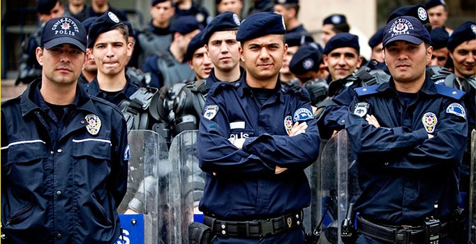 Emniyet Müdürü konuştu
5 polis açığa alındı