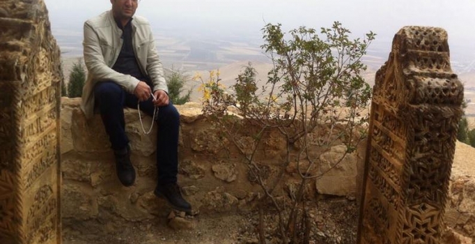 Diyarbakır'da yol kesen
PKK'lılar Doktor Abdullah Biroğul'u öldürdü