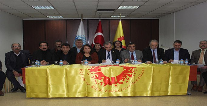 Eğitim-Sen'den KHK tepkisi