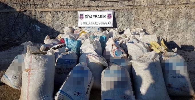 Diyarbakır'da 1 ton 211 kilo toz esrar ele geçirildi