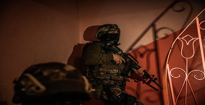 İstanbul'da zehir tacirlerine şafak operasyonu | İstanbul Haberleri