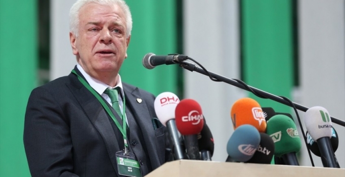 Bursaspor Başkanı Ay'ın hakem tepkisi: Anadolu takımlarını harcamasınlar