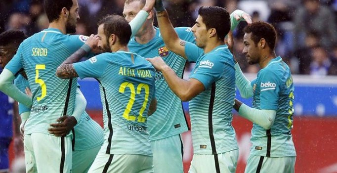 Barcelonalı Aleix Vidal'ın ayağı kırıldı!