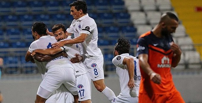 Başakşehir'e ağır darbe! Beşiktaş tekrar zirvede | Spor haberleri