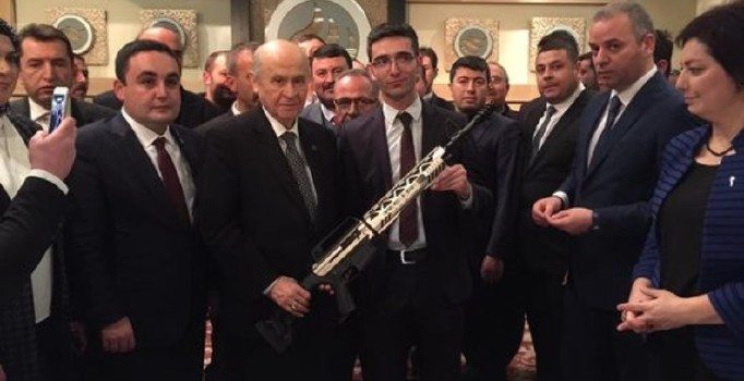 Bahçeli'ye pompalıyı aldı "Şimdi El Bab'a gidebiliriz" esprisi yaptı