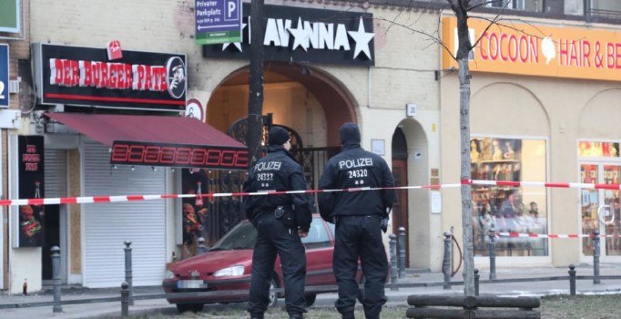 Almanya'da bir gece kulübüne silahlı saldırı düzenlendi